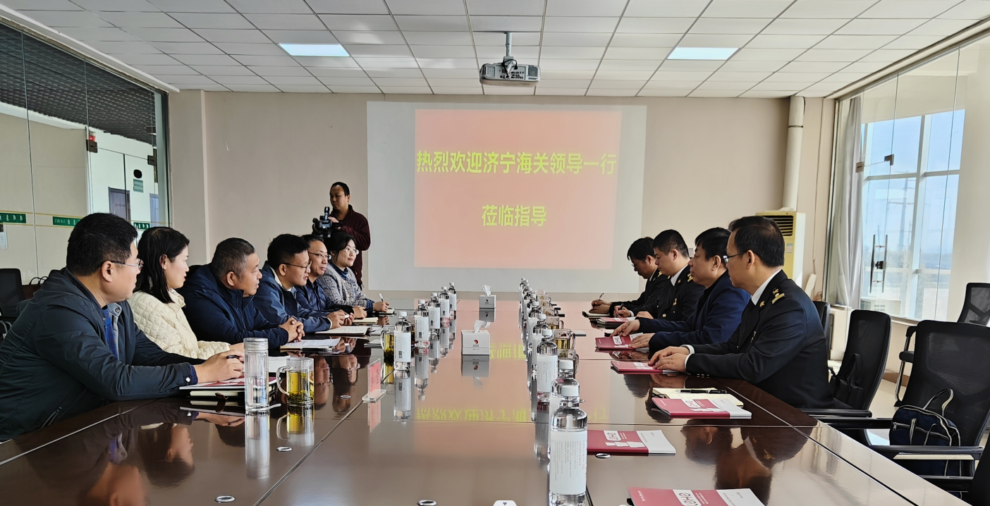 济宁海关党委书记、关长严学泉一行来我企开展调研和政策宣讲